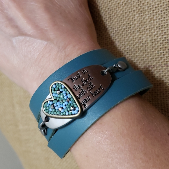 Jewelry - Vegan leather adjustable bracelet